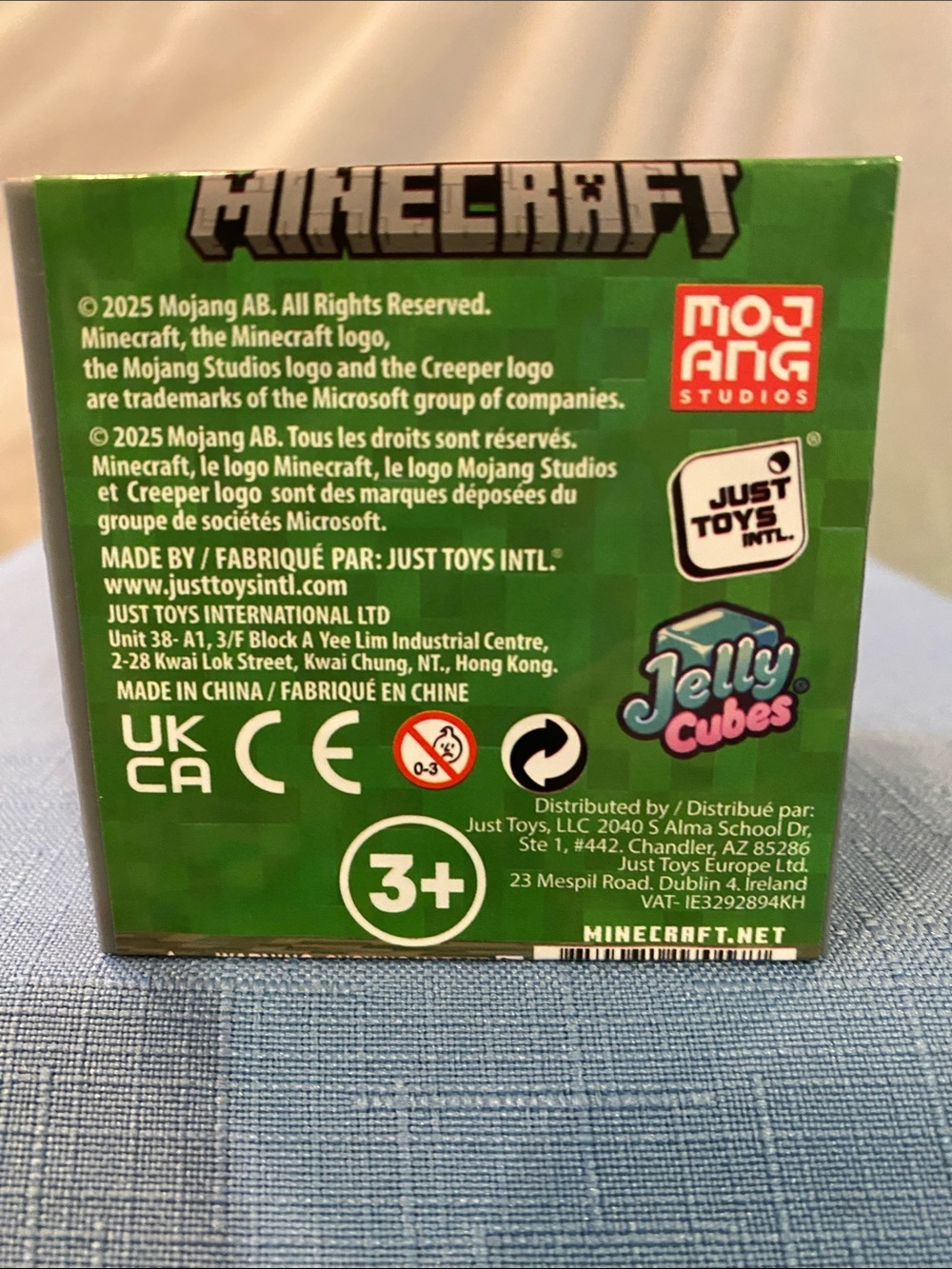 Minecraft Jelly Cube Red - Picture 3 of 3
